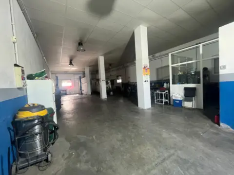 Nave industrial en Avda. Caballero Bonald - San José Obrero - Guadalcacín
