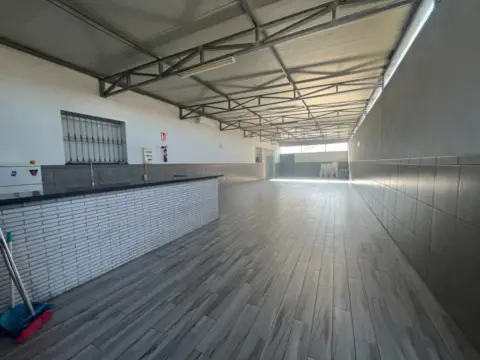 Nave industrial en Avda. Caballero Bonald - San José Obrero - Guadalcacín