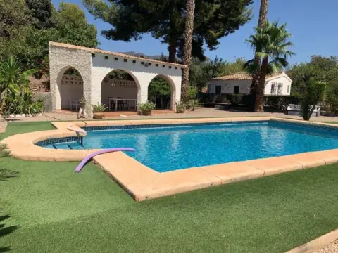 Chalet en Totana