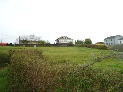 Terreno en Lugo de Llanera