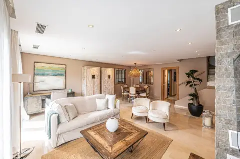 Casa adosada en calle Calomela