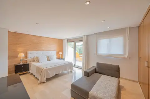 Casa adosada en calle Calomela