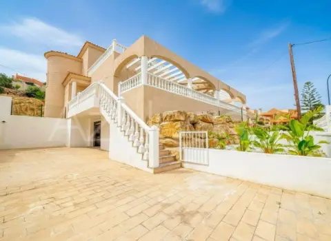 Casa pareada en Carrer de Torrevella