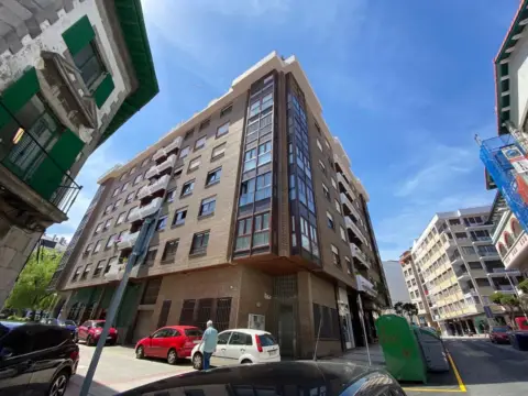 Piso en calle de la República Argentina, 5