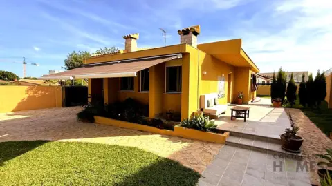 Chalet en Avenida de las Calas, 35