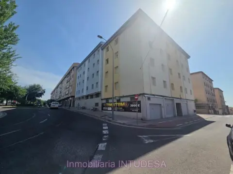 Piso en calle Ador