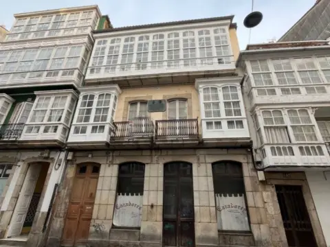 Casa adosada en calle Magdalena, 144