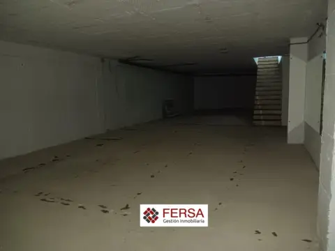 Local comercial en Avenida de La Diputacion