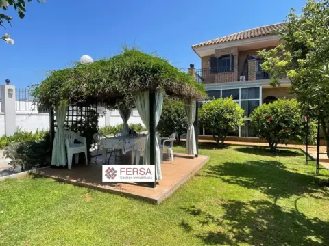 Chalet en Cuatro Pinos-El Carmen