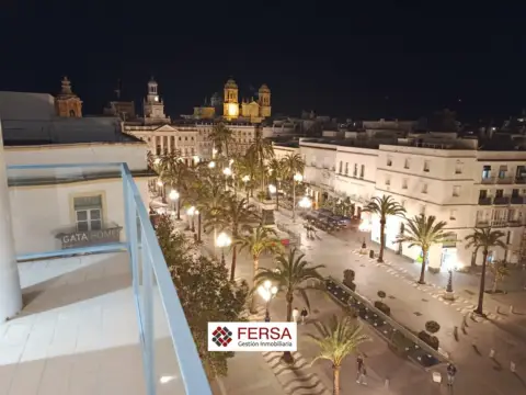 Piso en Avenida del Puerto, 2