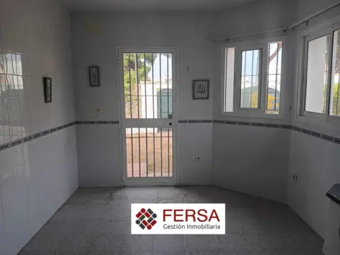 Chalet en Fuentebravia