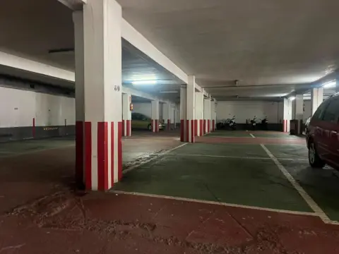 Garaje en Rúa da Constitución, 37