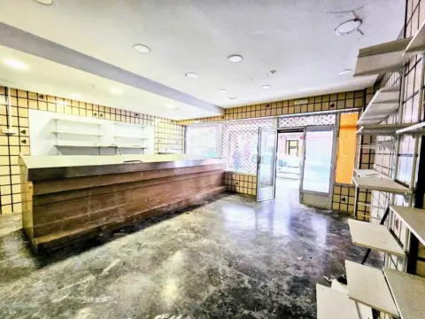 Local comercial en calle de Aita Donostia