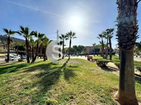 Casa adosada en Huerta Nueva, Buenas Conexiones, Chalet