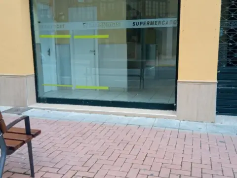 Local comercial en Avenida Constitucion