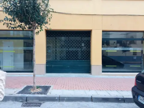 Local comercial en Avenida Constitucion