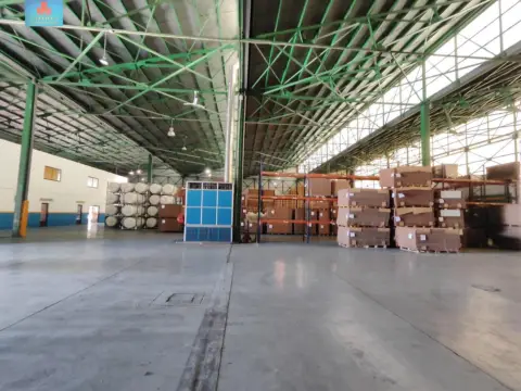 Nave industrial en Hervencias Altas - El Pinar