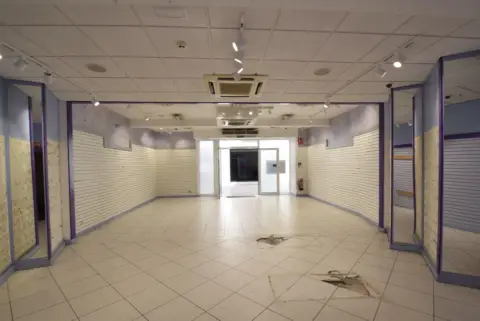 Local comercial en Avinguda de Francesc Macià, 7