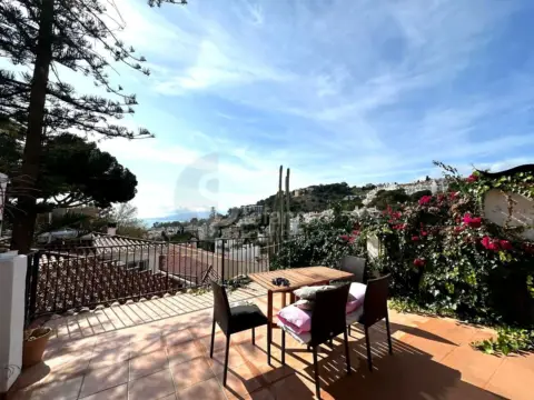 Chalet en Pedregalejo, Parcela, Chalet, Vistas Al Mar, 4 Viviendas