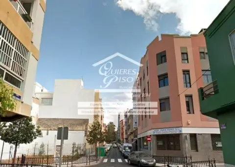 Local comercial en calle Aguadulce