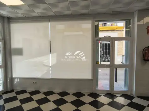 Local comercial en calle de la Alhama