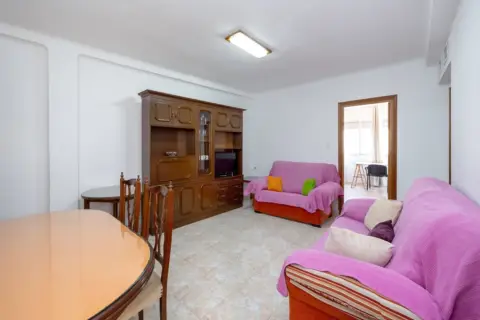 Piso en calle Tórtola, 28