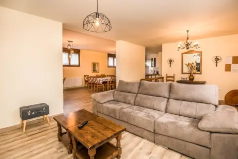 Chalet en Lastras del Pozo