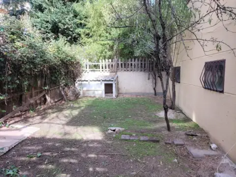 Casa adosada en calle de la Mora, 12