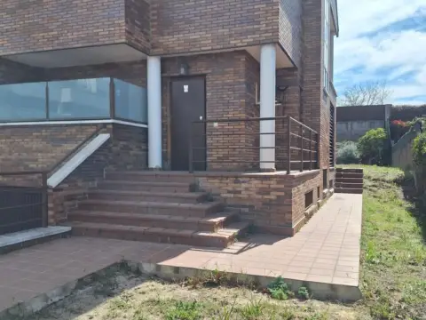 Casa pareada en calle de Turquia