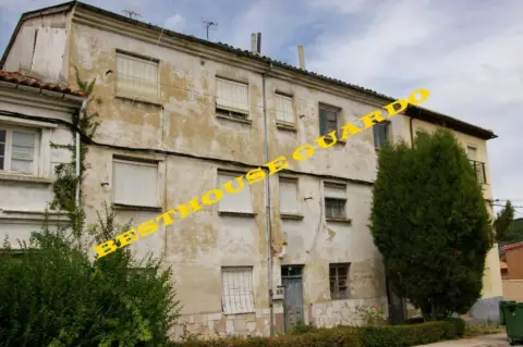 Edificio en El Carmen