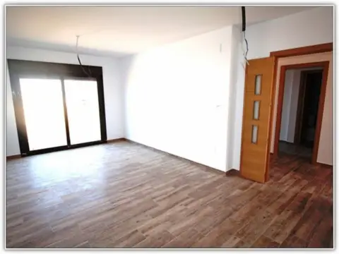 Casa adosada en calle Jacaranda, 28