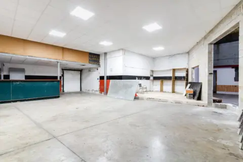 Nave industrial en León Herrero - Bahía Sur