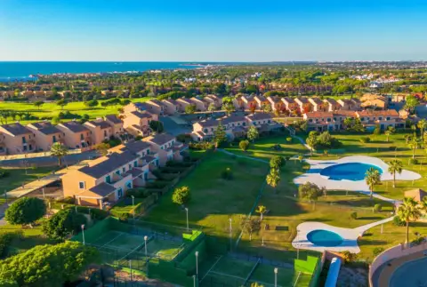 Casa adosada en Novo Sancti Petri