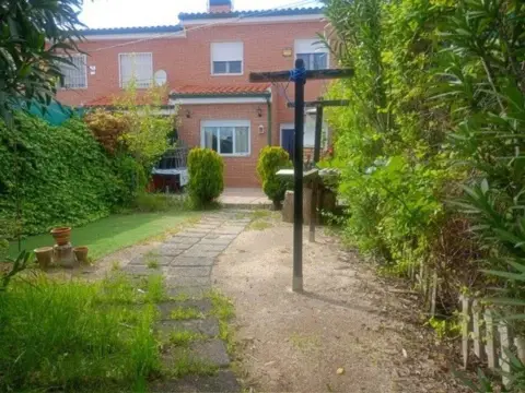 Casa adosada en Hormigos