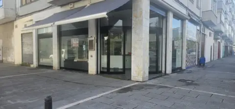 Local comercial en calle del Río Ebro, 4