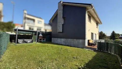 Casa pareada en Cortiguera
