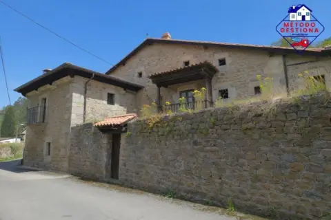 Casa en Cabuérniga  Valle De