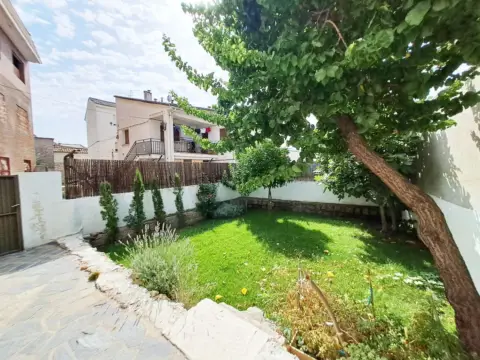 Casa adosada en calle Artes
