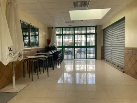 Local comercial en La Carihuela