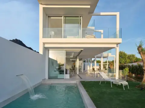 Chalet en Paseo de los Jazmines