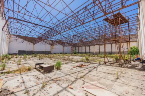 Nave industrial en La Colina