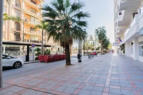 Local comercial en Puerto Deportivo