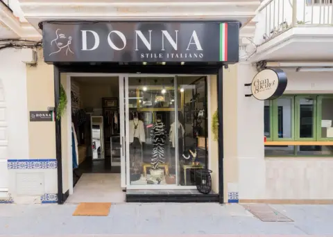 Local comercial en calle Marbella