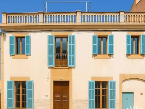 Casa pareada en calle Carrer Costa I Llobera