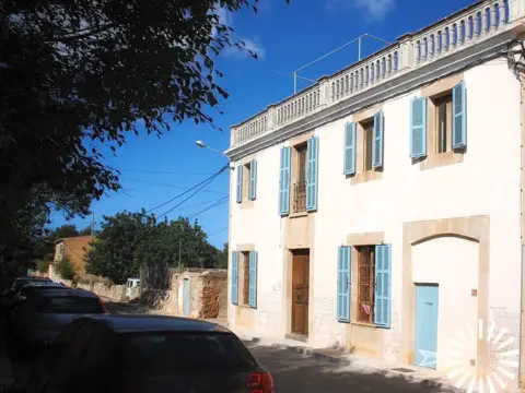 Casa pareada en calle Carrer Costa I Llobera