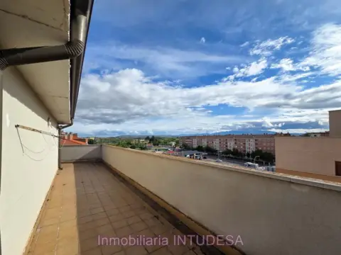 Piso en calle del Monasterio de la Oliva