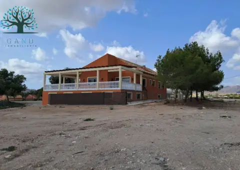 Finca rústica en calle Leiva