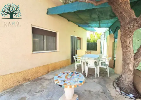 Casa en calle Isla Antigua