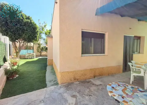 Casa en calle Isla Antigua