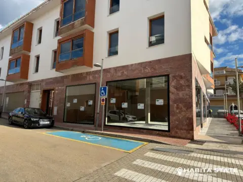Local comercial en calle Doctor Miguel Servet, nº 19